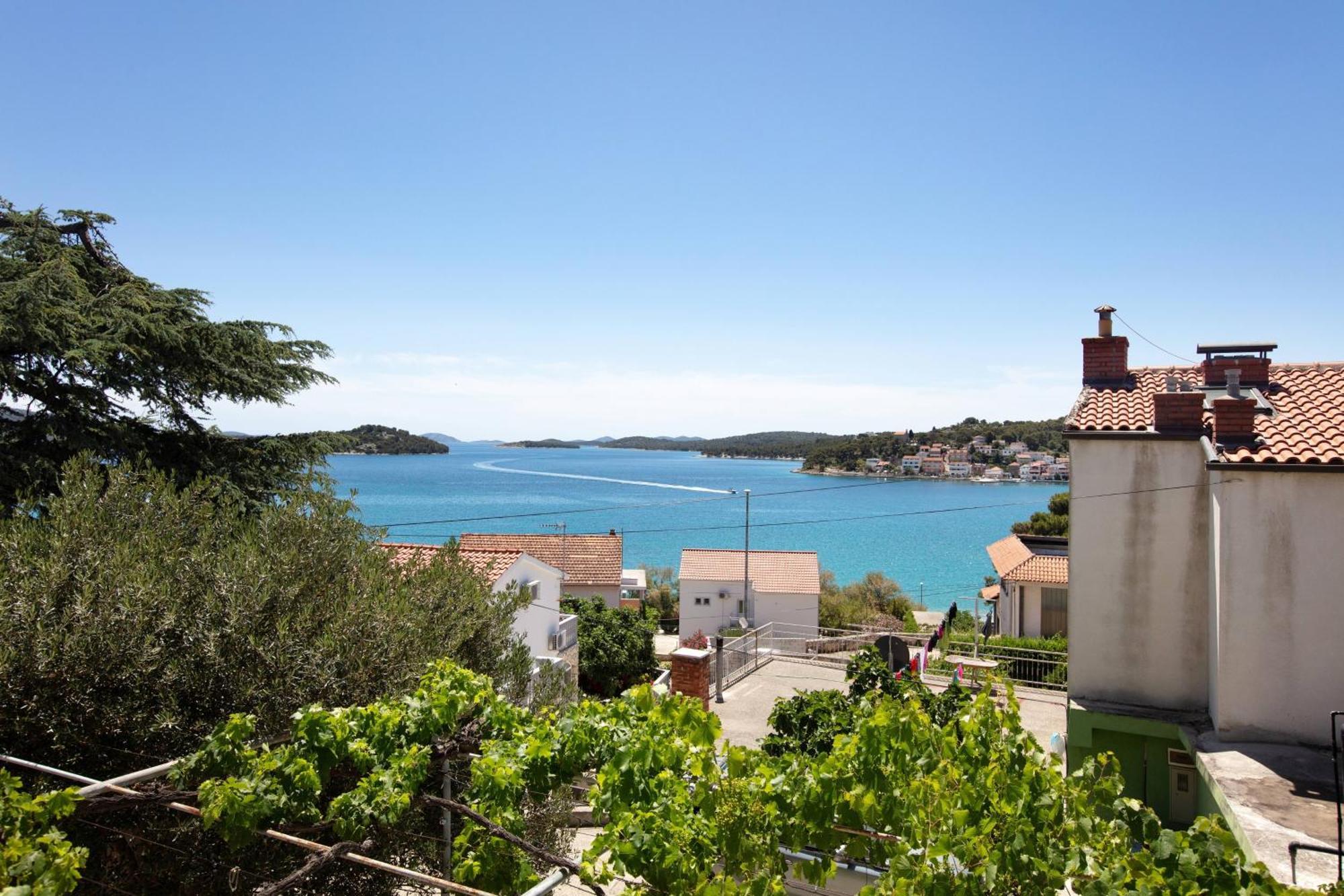 Apartments By The Sea Tisno, Murter - 812 מראה חיצוני תמונה
